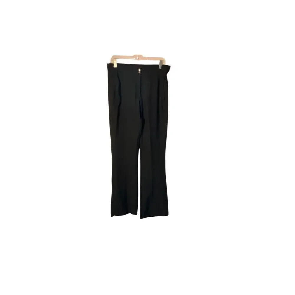 Nike woman’s Black dry, fit training, pants, golf double snap closure size mediu